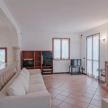 Casa Mary Tre - Attico Con Terrazza A 2 Passi Dal Sirmione